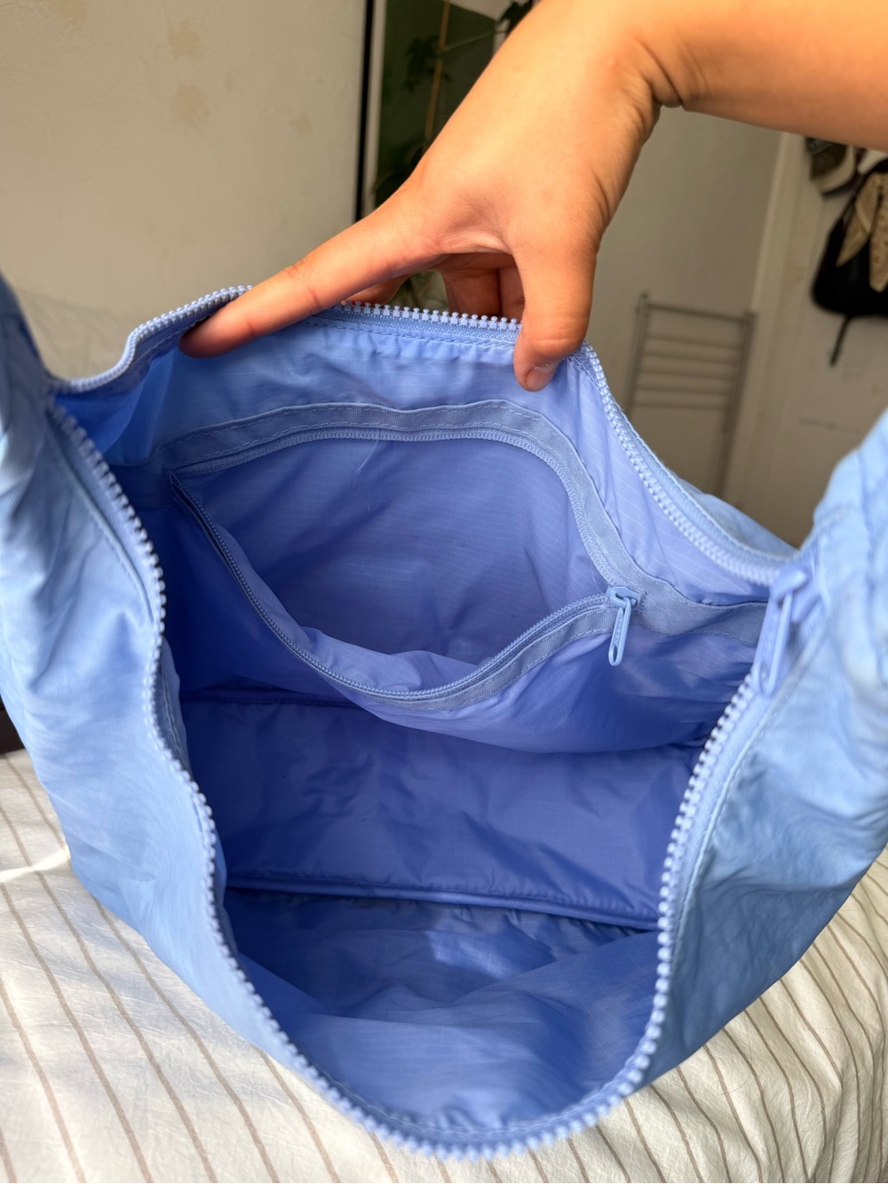 Baggu Nylon Shoulder Bag - Blue - Picture 3 of 4